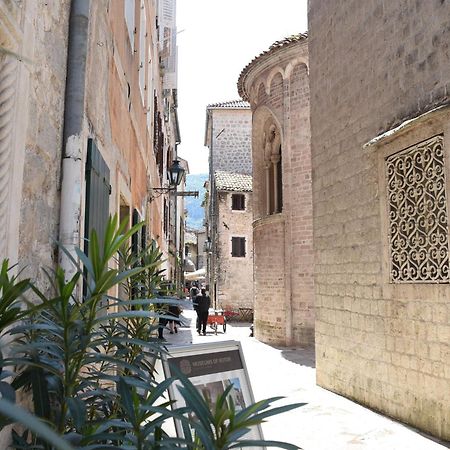 Church Bells Apartment Kotor Bagian luar foto